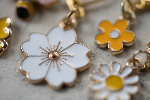 Bee & Bloom Stitch Markers– Set of 5