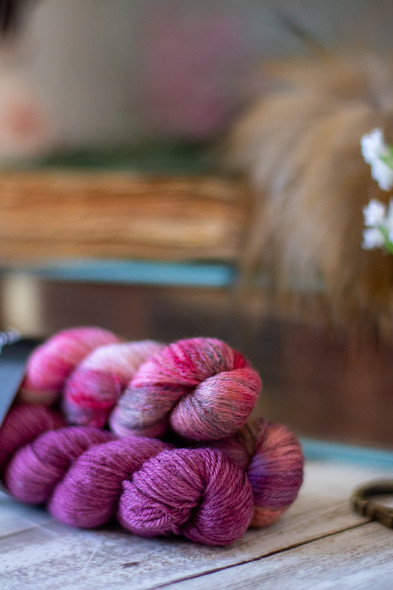 Pre-Order Velvet Dusk Hues 'NIGHTSONG' FINGERING