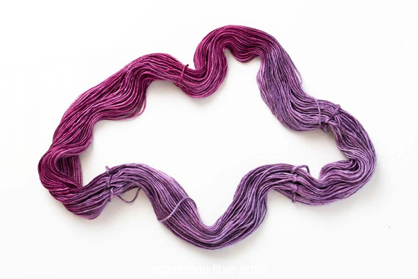 Oopsy Purple Maize 'PEARLESCENT' WORSTED 